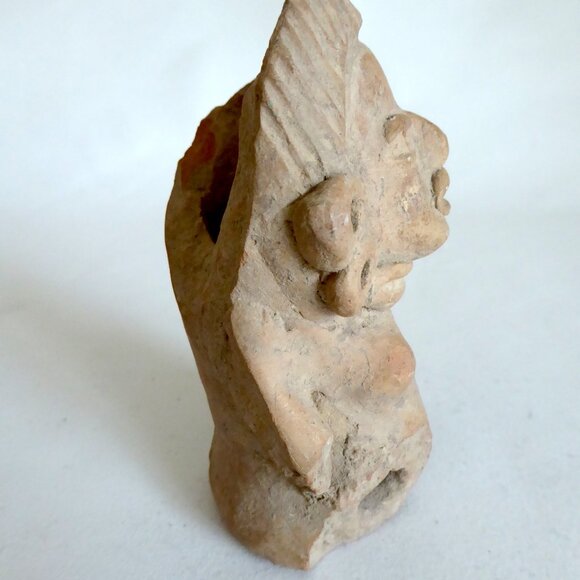 ANCIENT PRE-COLUMBIAN CLAY POTTERY EARTHENWARE SEATED FEMALE ARTIFACT (DAMAGED) - Picture 3 of 11